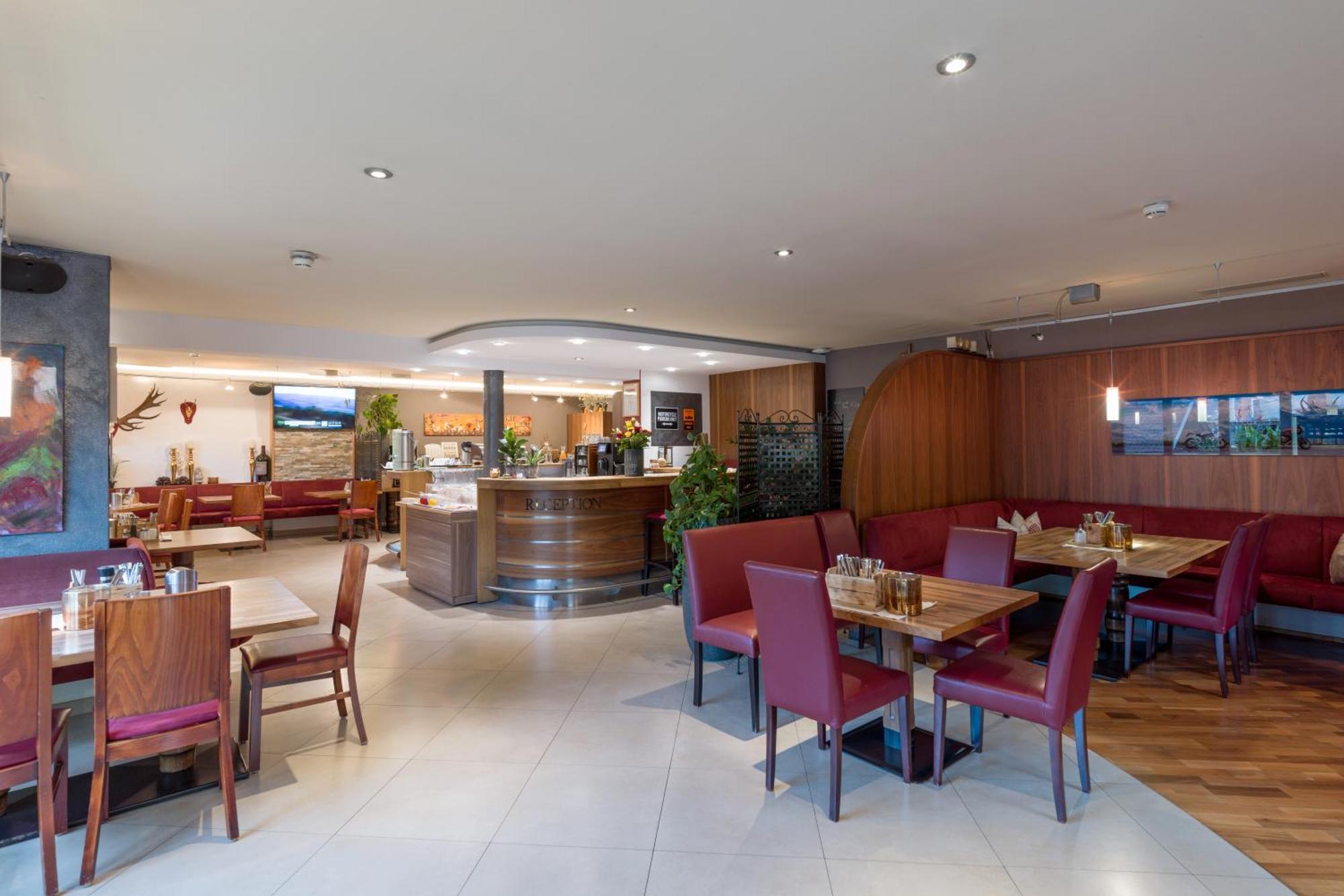 Das Sonnleiten Ski- Und Motorradhotel Bruck Im Zillertal Брук-ам-Циллер Экстерьер фото