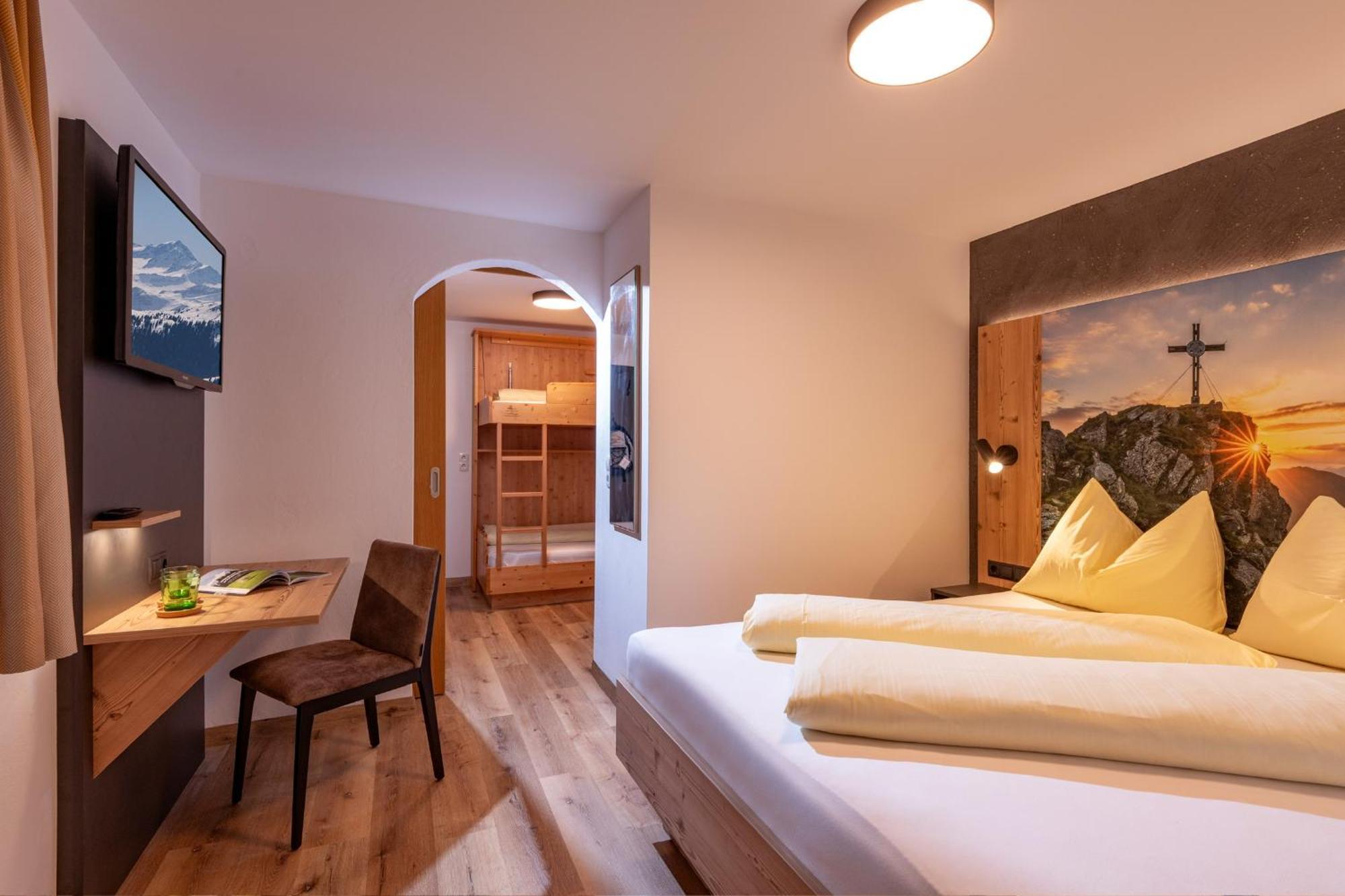 Das Sonnleiten Ski- Und Motorradhotel Bruck Im Zillertal Брук-ам-Циллер Экстерьер фото