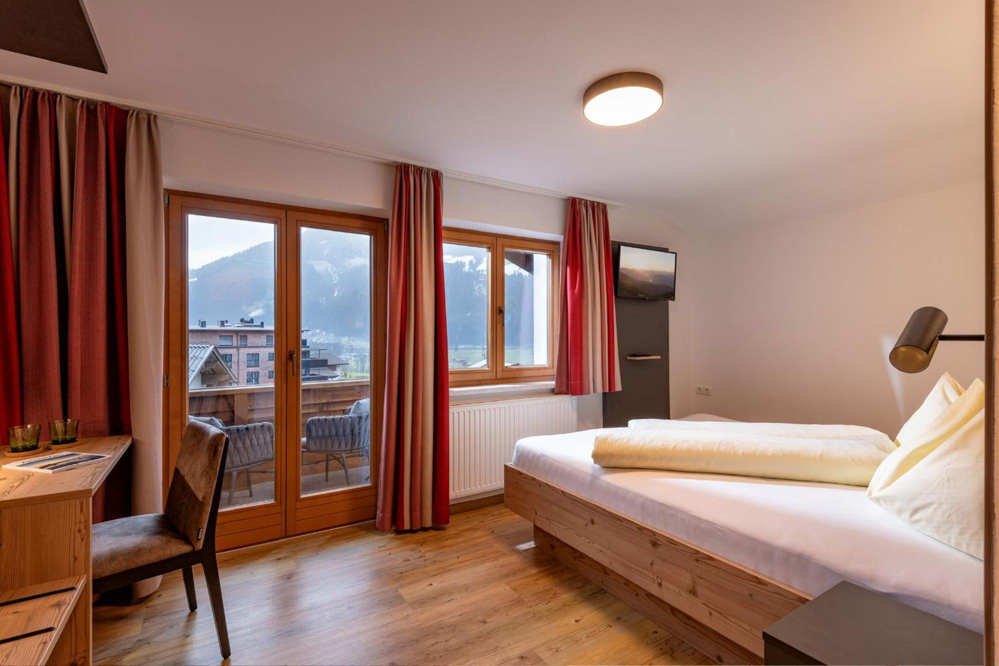 Das Sonnleiten Ski- Und Motorradhotel Bruck Im Zillertal Брук-ам-Циллер Экстерьер фото